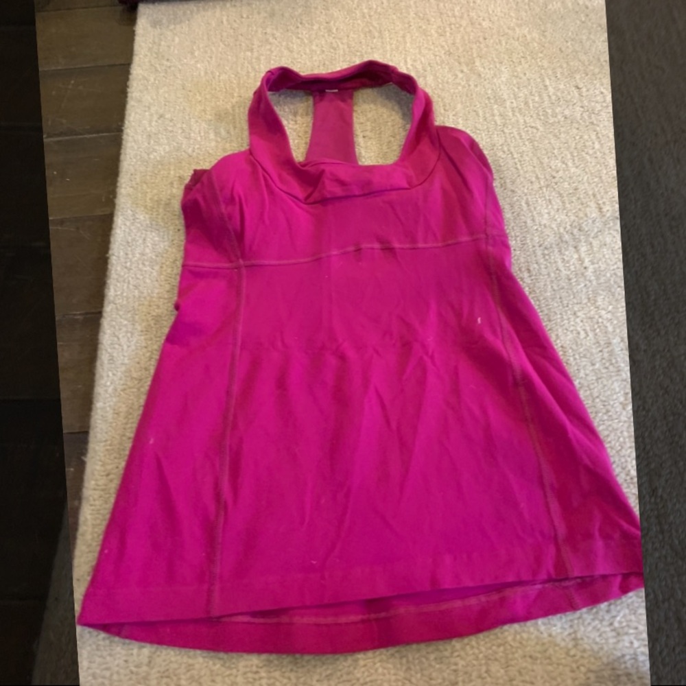 Size 8 lululemon work out top with built in bra